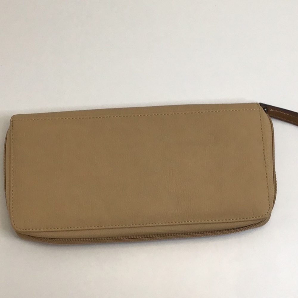🌺 Guess Wallet - Picture 8 of 9